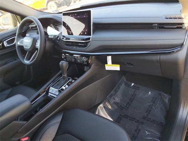 2026 Jeep Compass Latitude photo 28