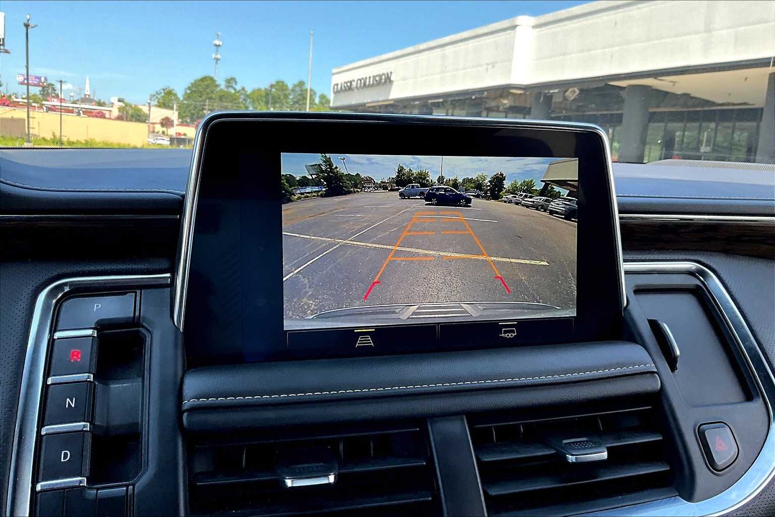 2024 Chevrolet Suburban Premier photo 26