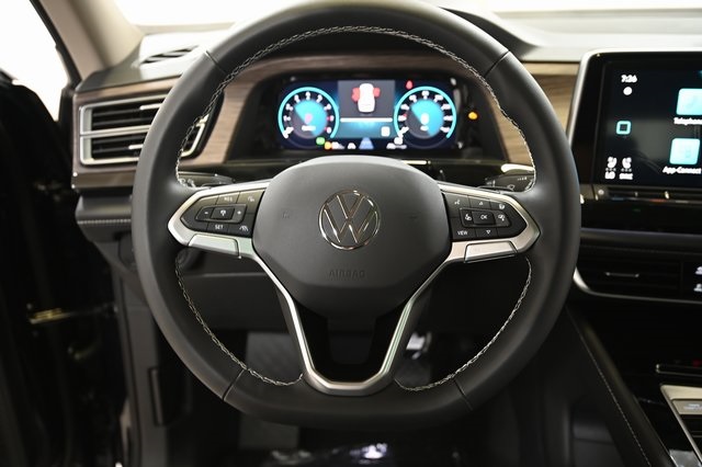 2026 Volkswagen Atlas SEL photo 3