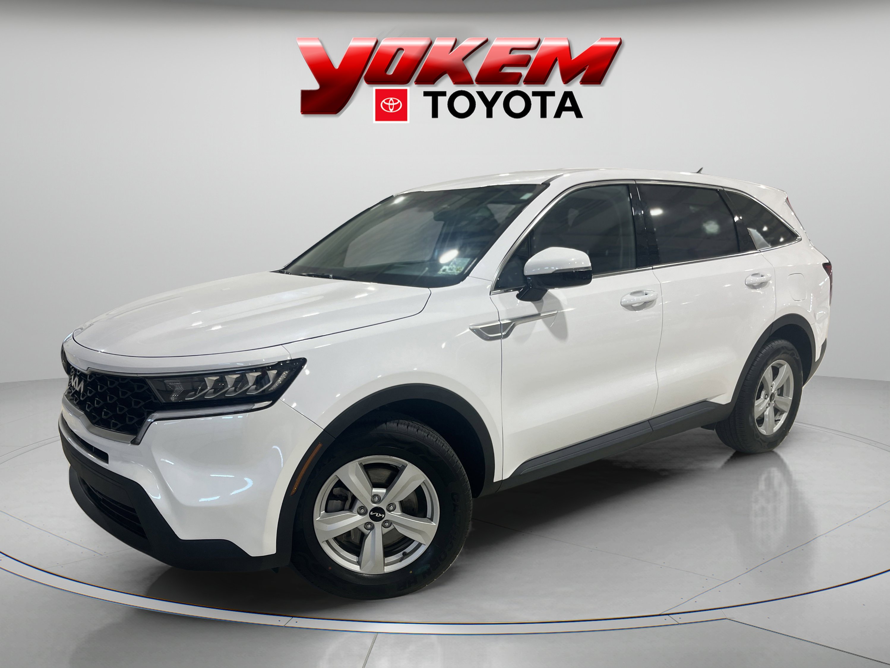 2023 Kia Sorento LX's photo