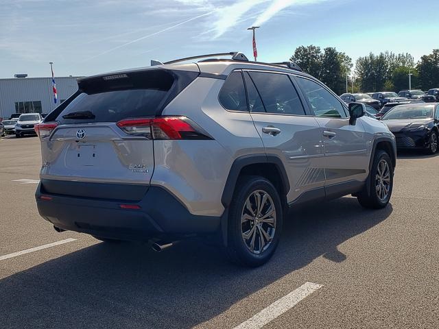2022 Toyota RAV4 Hybrid XLE Premium photo 3