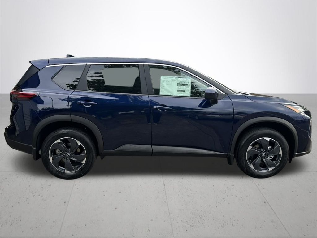2026 Nissan Rogue SV photo 5
