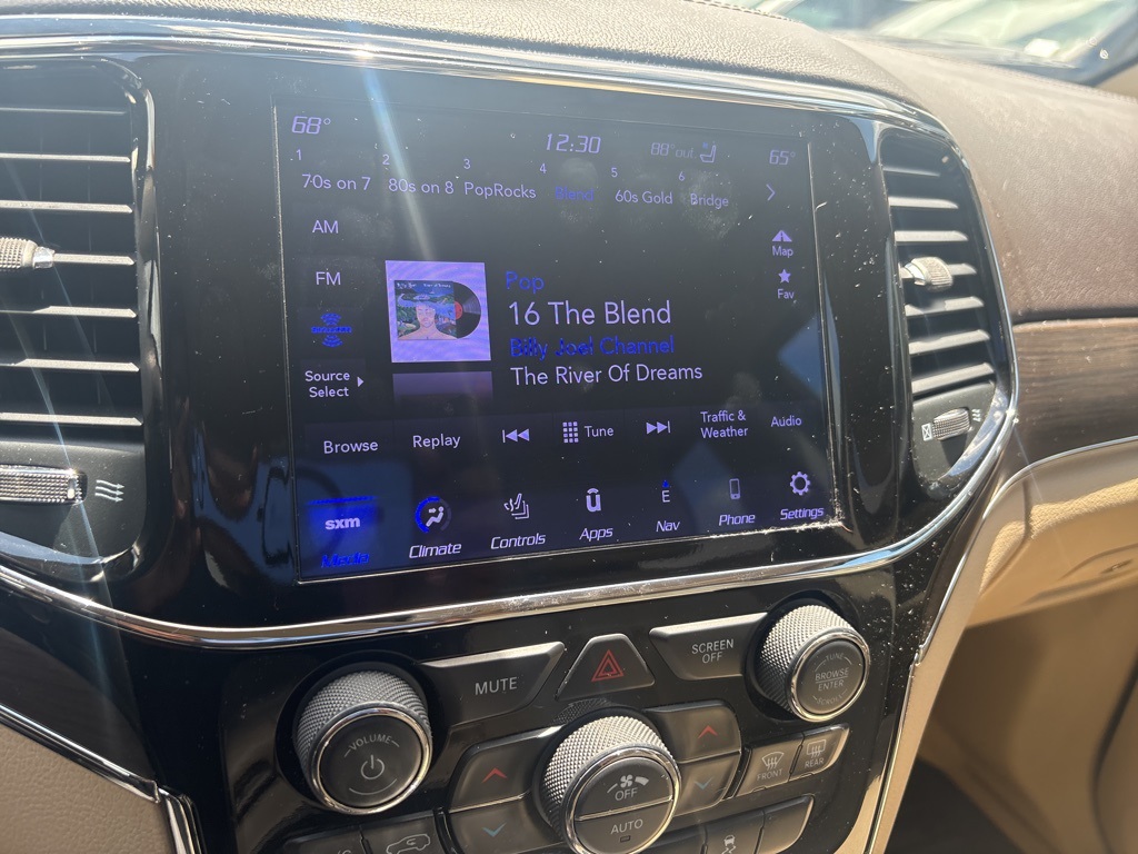 2021 Jeep Grand Cherokee Overland photo 25