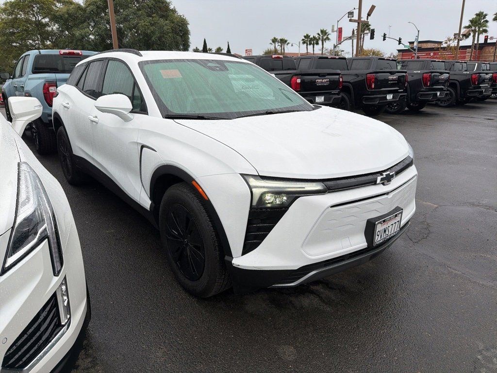 2025 Chevrolet Blazer EV photo 3