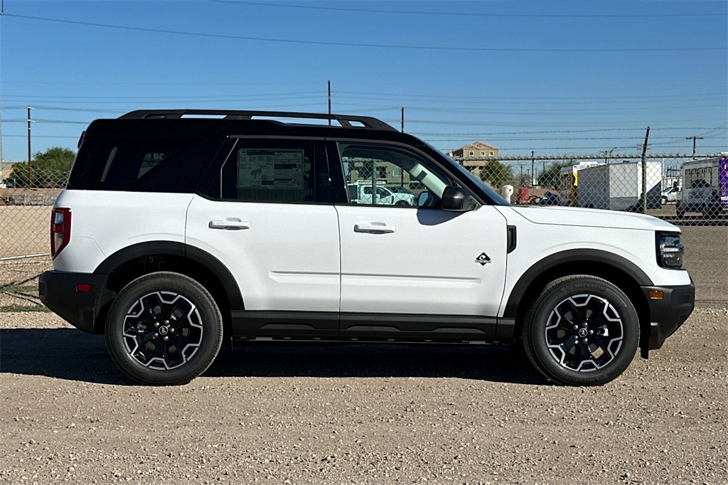 2025 Ford Bronco Sport Outer Banks photo 3