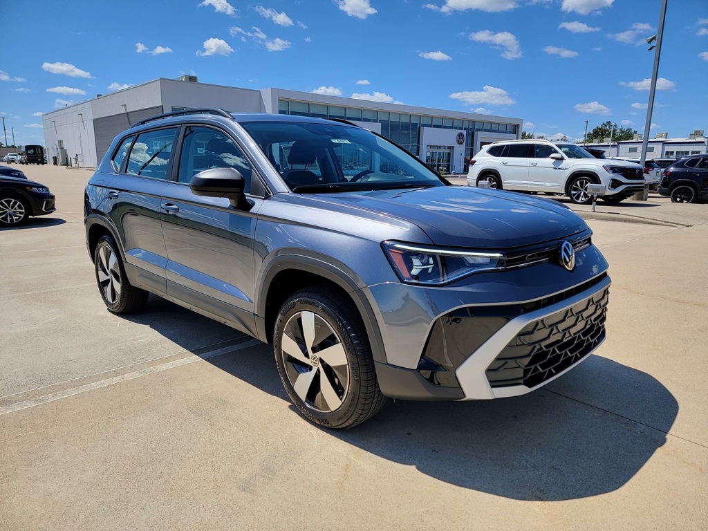 2025 Volkswagen Taos S's photo