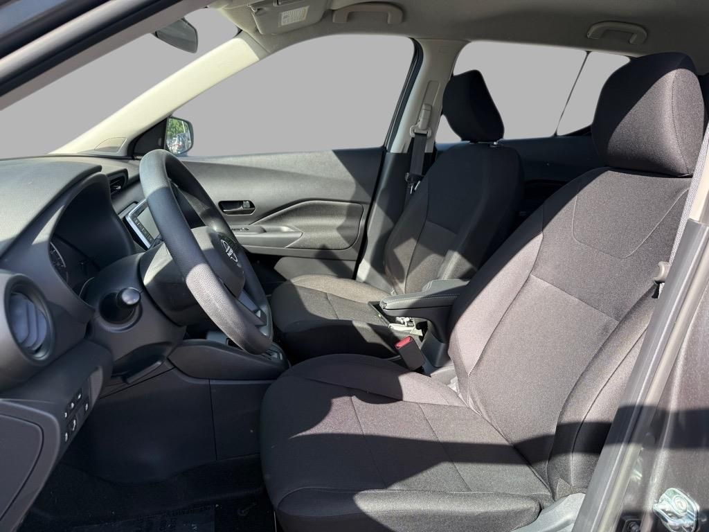 2025 Nissan Kicks Play S photo 16