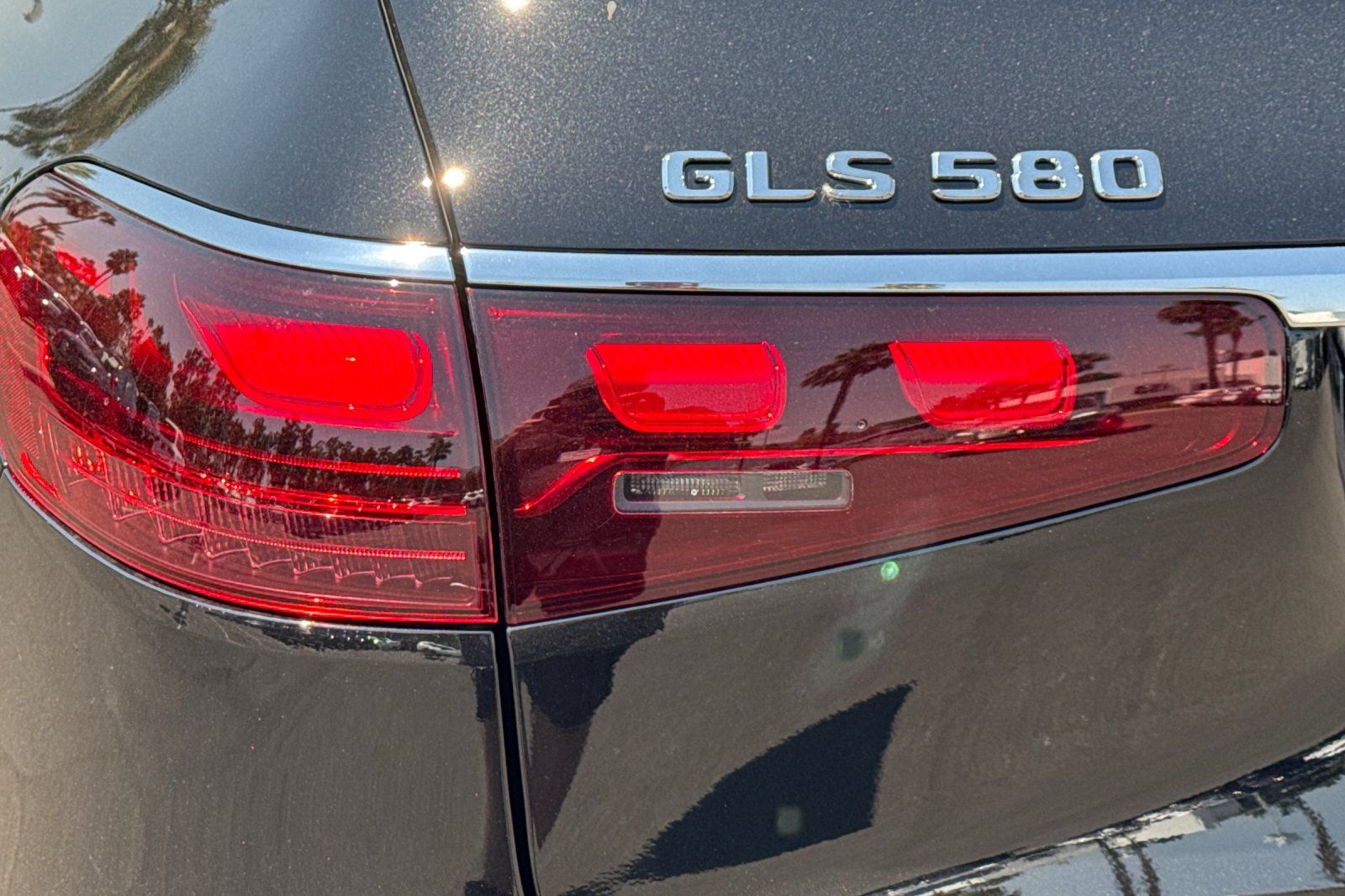 2025 Mercedes Benz GLS 580 4MATIC photo 13