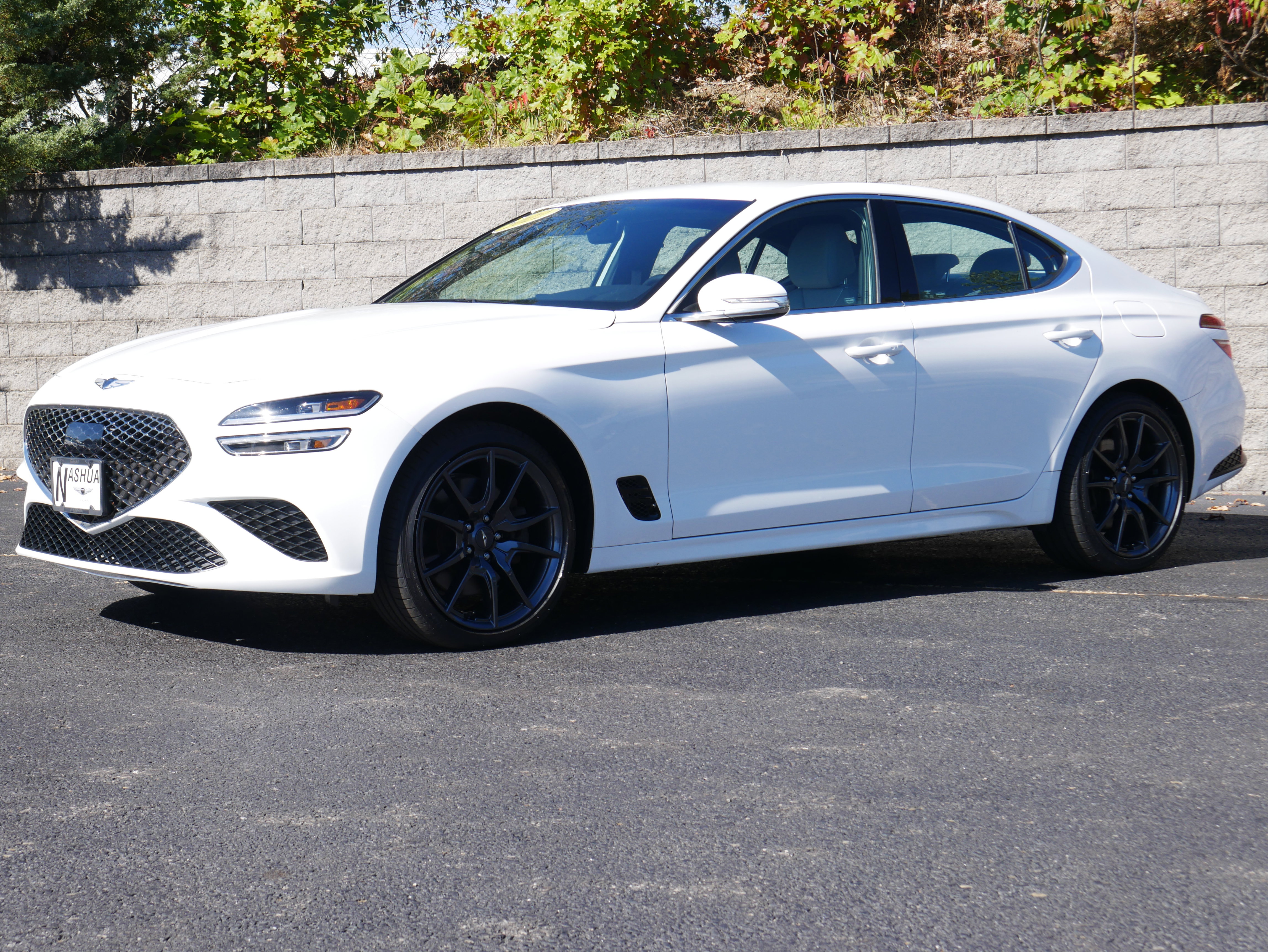 2022 GENESIS G70 Standard's photo