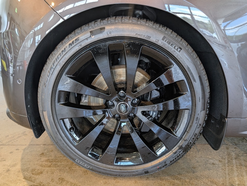 2025 Land Rover Range Rover Sport SE photo 4