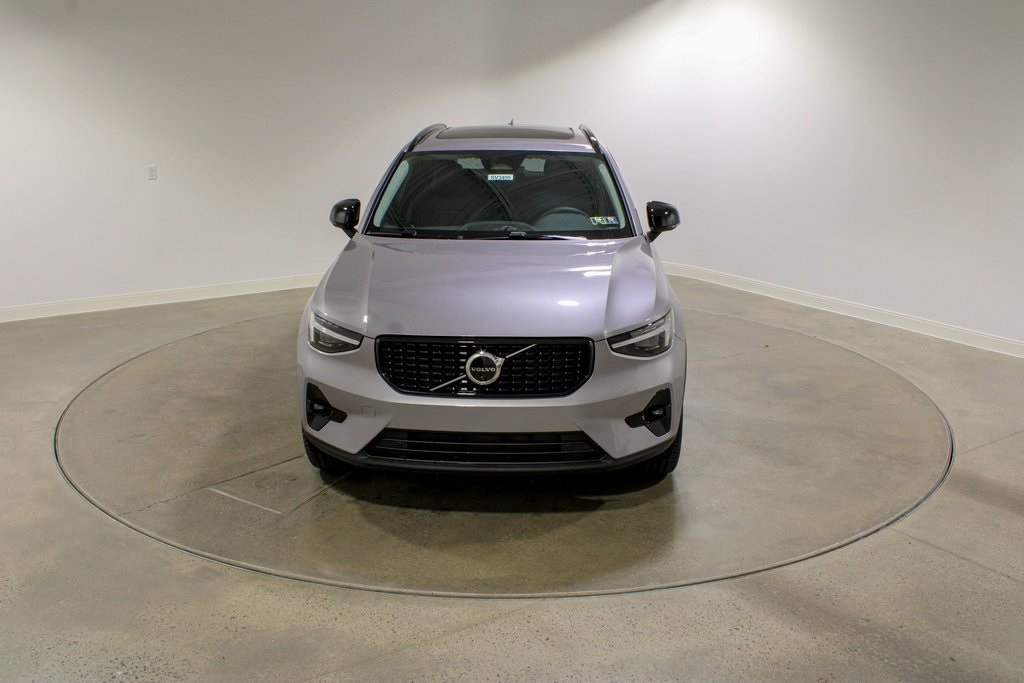 2026 Volvo XC40 Plus photo 7