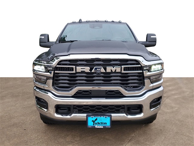 2025 Ram 3500 Tradesman photo 2