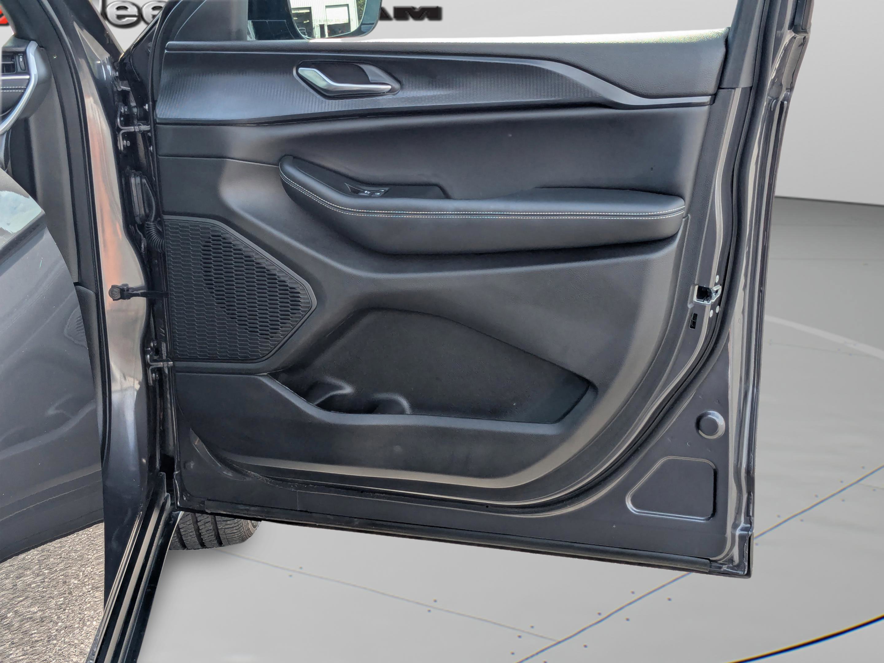 2024 Jeep Grand Cherokee Altitude X photo 44