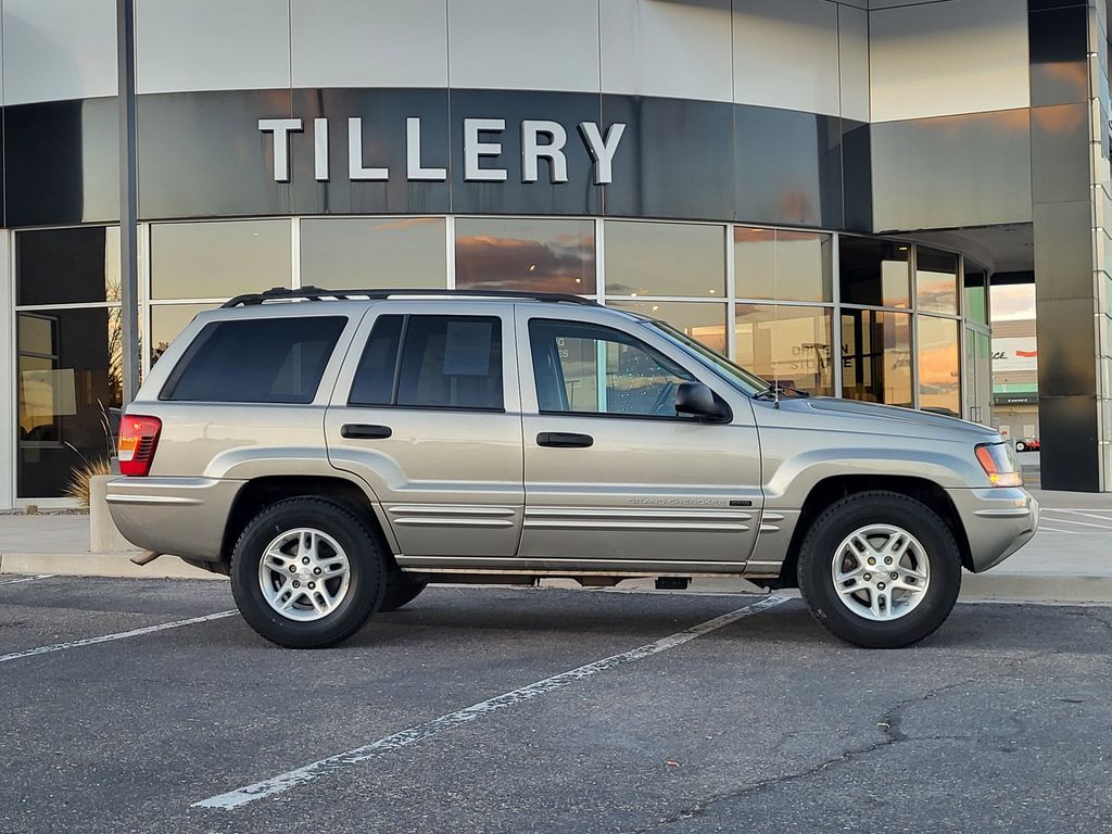 2004 Jeep Grand Cherokee Laredo's photo