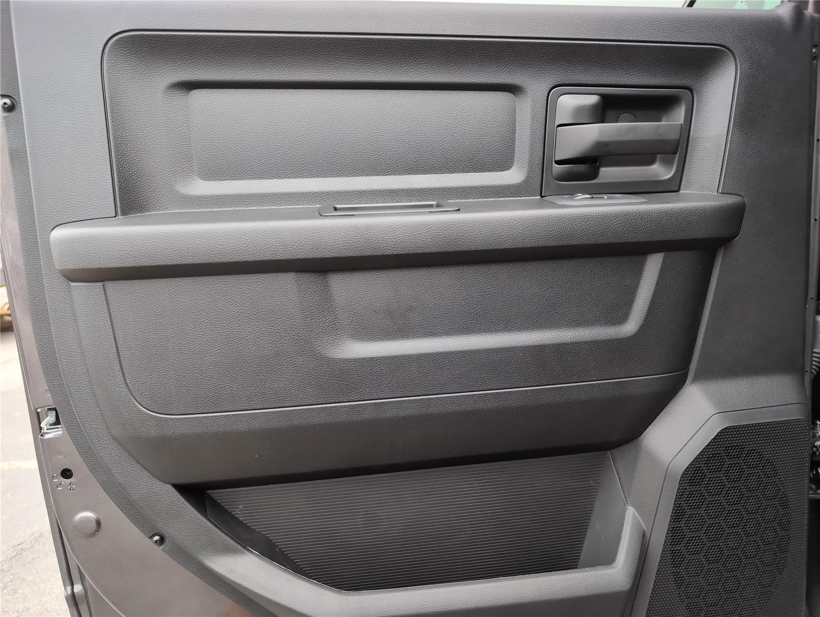 2025 Ram 2500 Tradesman photo 28