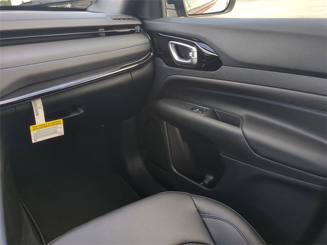 2026 Jeep Compass Latitude photo 14