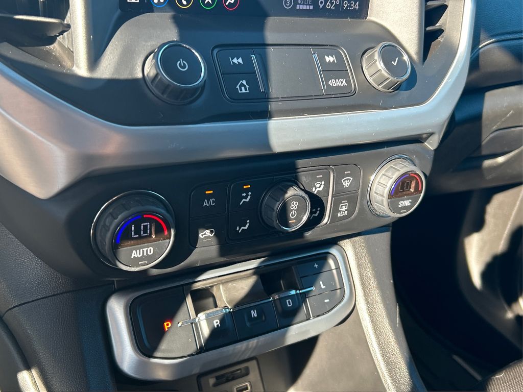 2020 Gmc Acadia SLT photo 25