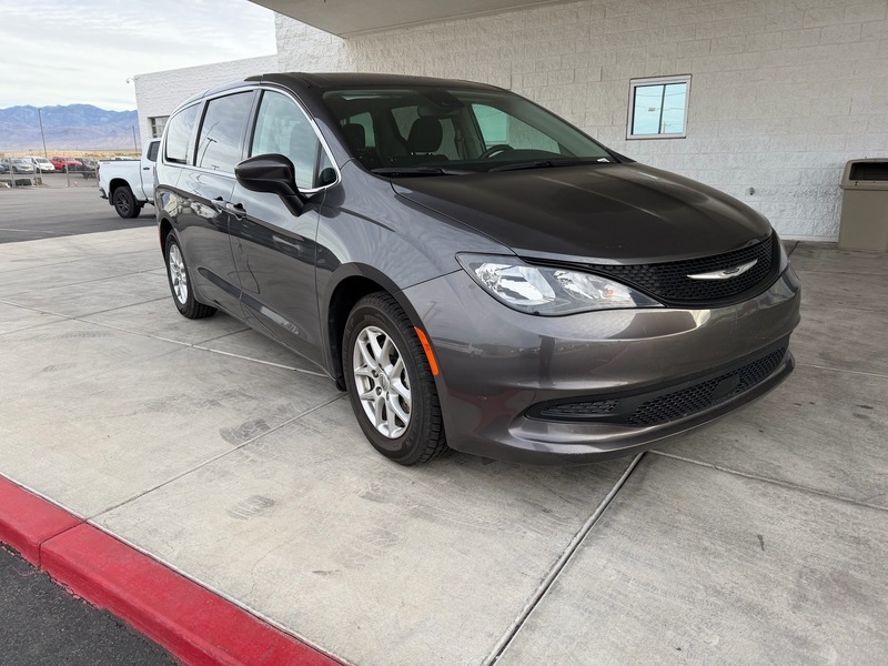 Pre-Owned 2023 Chrysler Voyager LX Front Wheel Drive Sports Van's photo