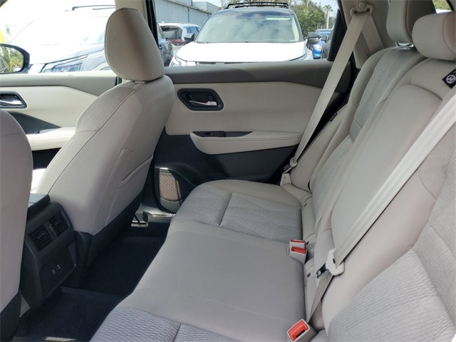 2025 Nissan Rogue SV photo 22
