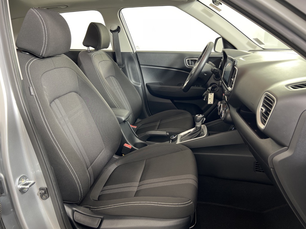 2023 Hyundai Venue SEL photo 15