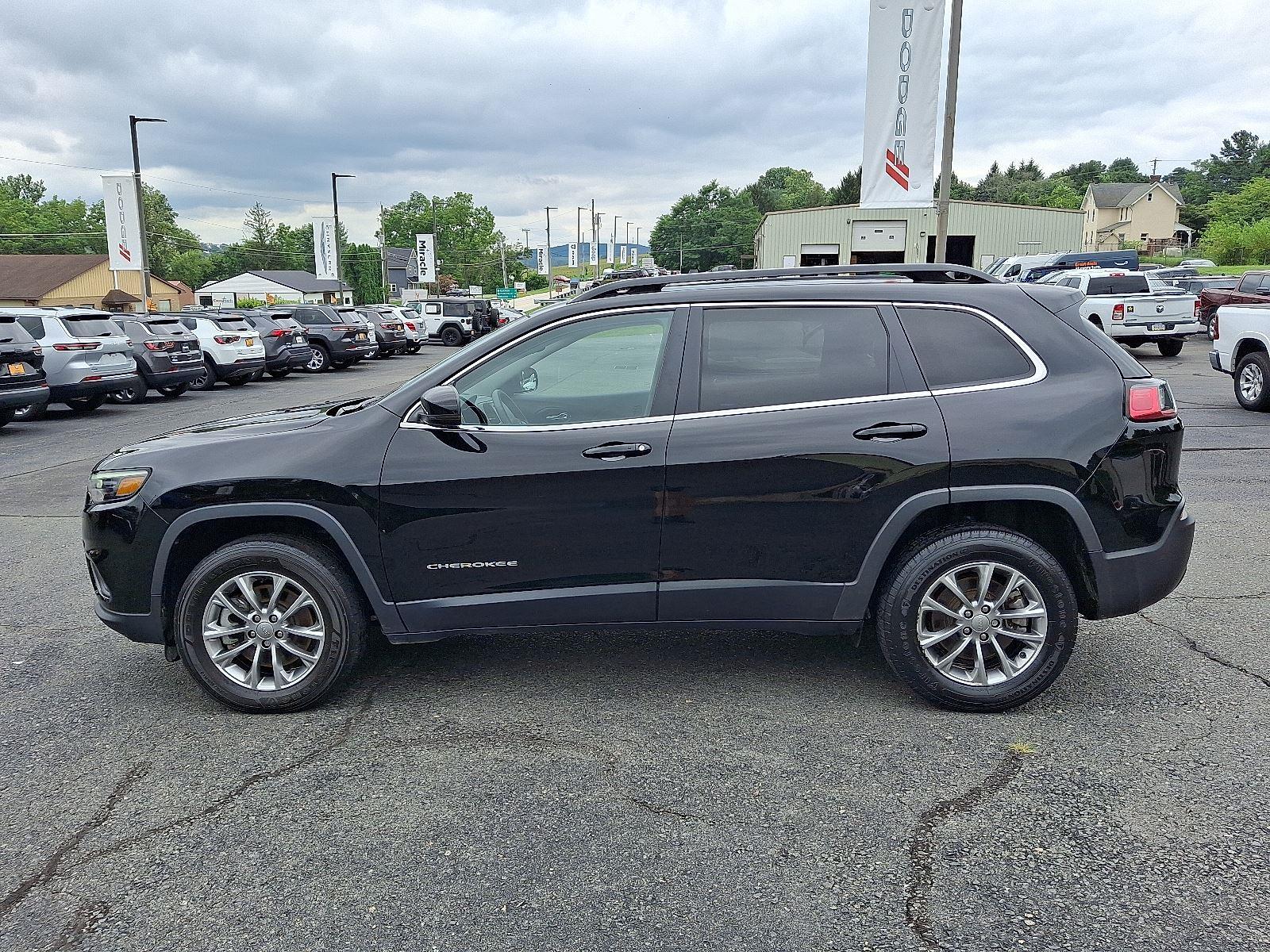 2022 Jeep Cherokee Latitude Lux photo 4