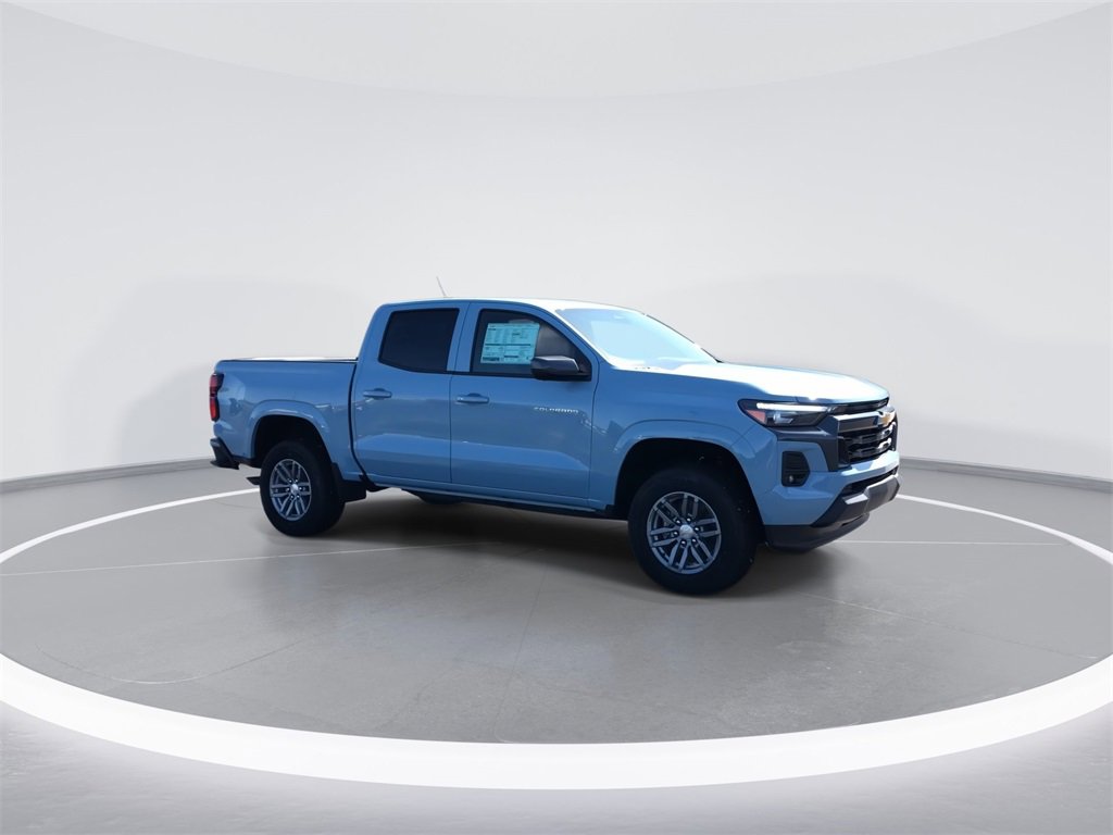 2025 Chevrolet Colorado Work Truck LT photo 2