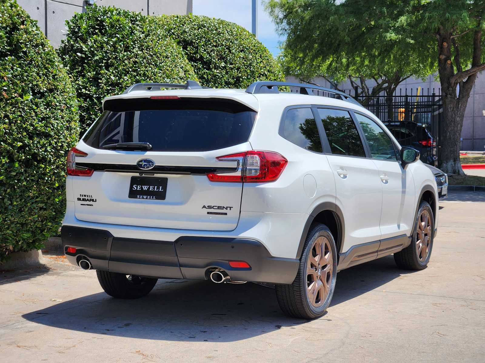 2025 Subaru Ascent Limited photo 4