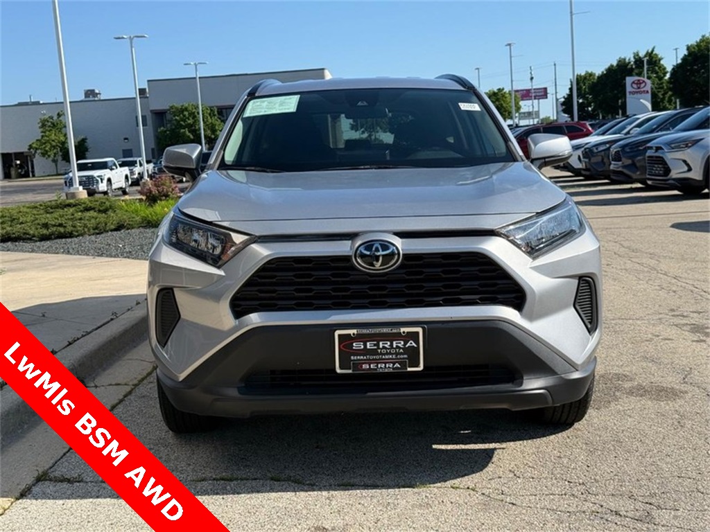 2020 Toyota RAV4 LE photo 4