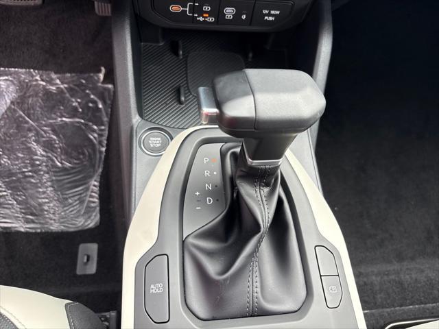 2025 Kia K4 GT-Line photo 12