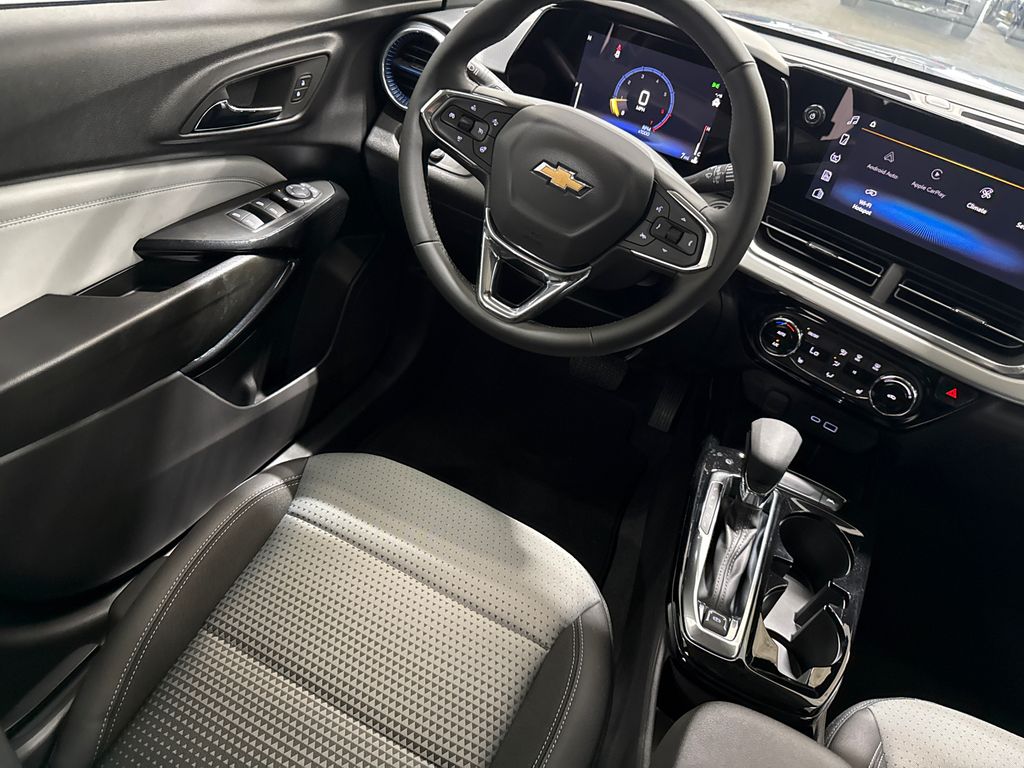 2026 Chevrolet Trax LT photo 25