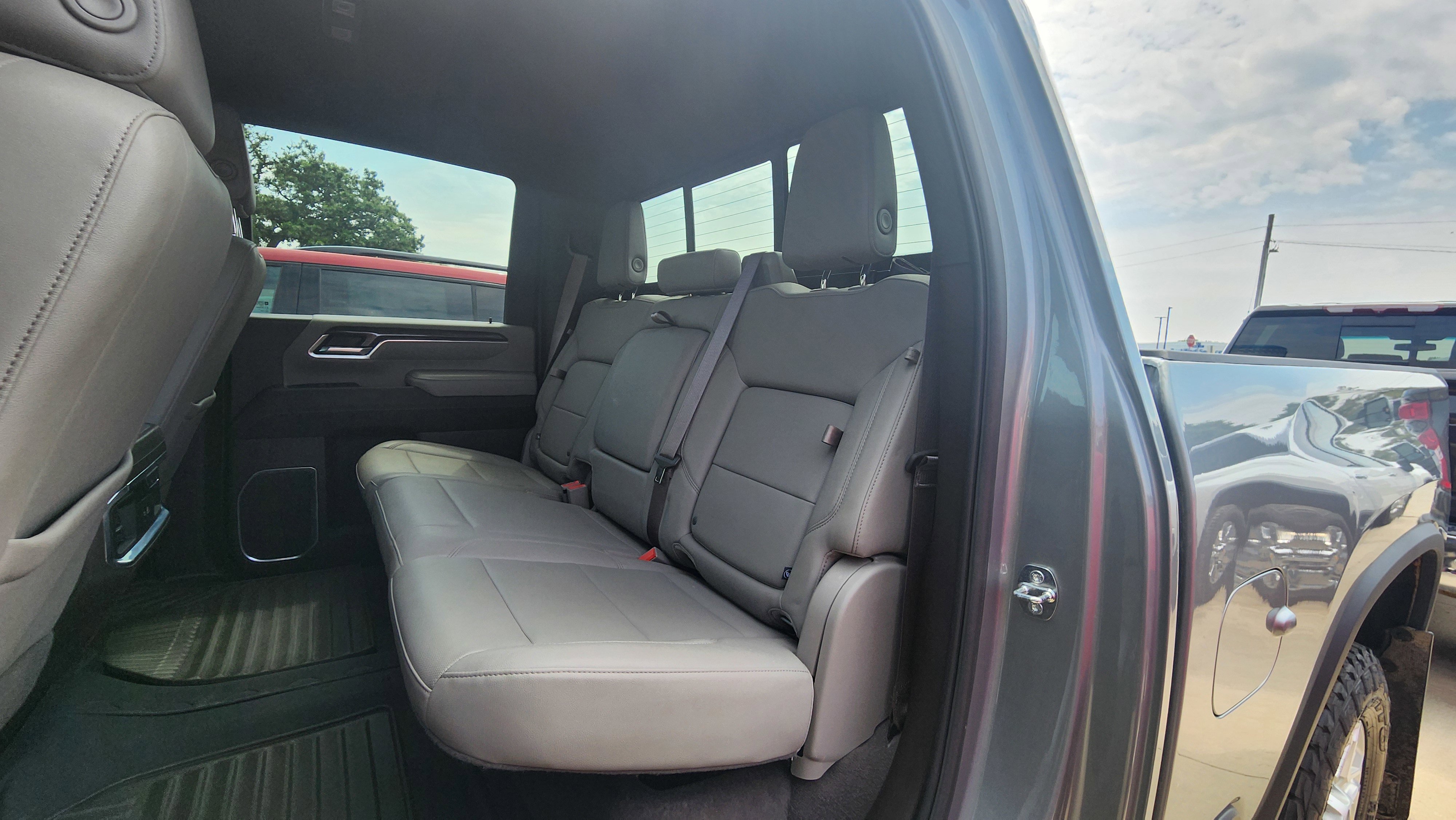 2024 Chevrolet Silverado 3500HD LTZ photo 8