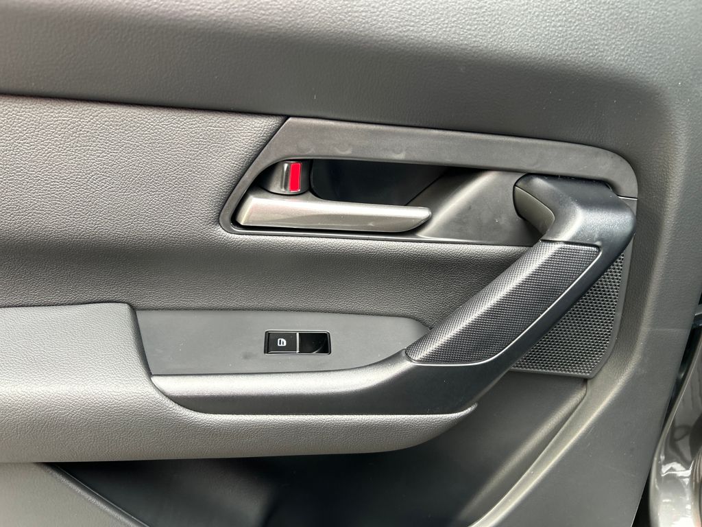 2025 Mazda CX-50 2.5 Select photo 20