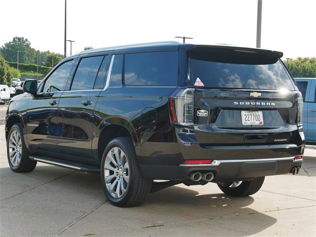 2025 Chevrolet Suburban Premier photo 5