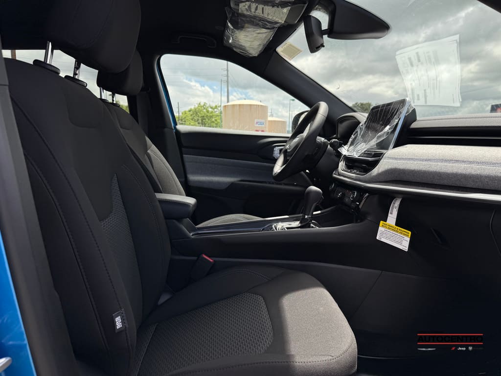 2025 Jeep Compass Sport photo 4