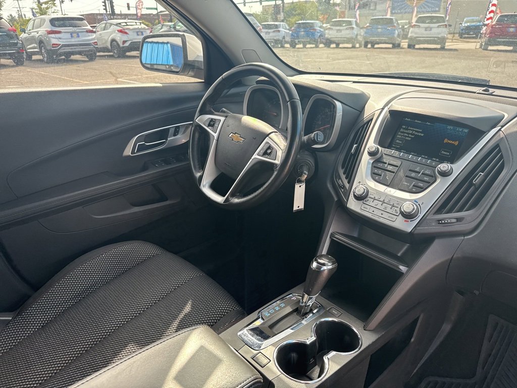 2017 Chevrolet Equinox LT photo 31