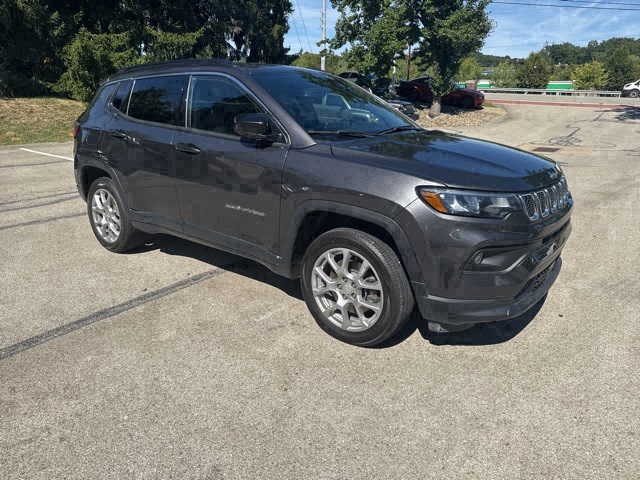 2023 Jeep Compass Latitude Lux photo 7