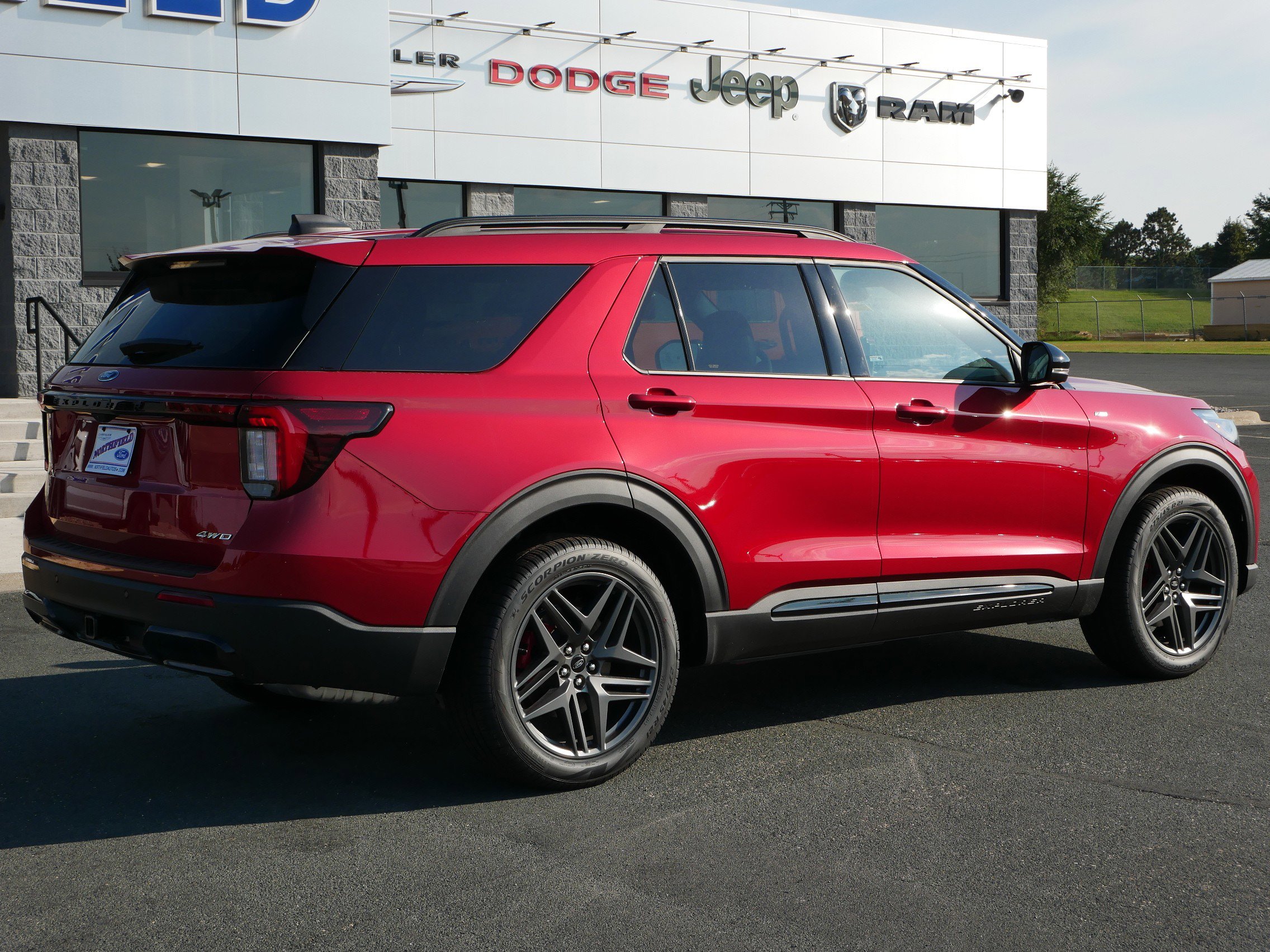 2025 Ford Explorer ST-Line photo 3