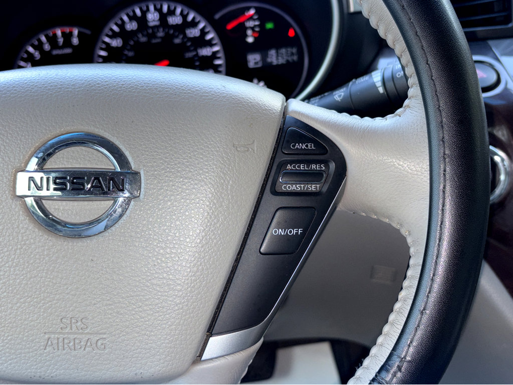2015 Nissan Quest SL photo 17