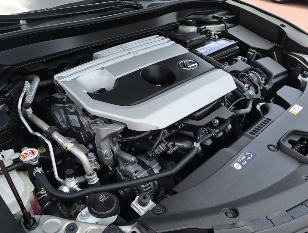 2020 Lexus UX 200 photo 14