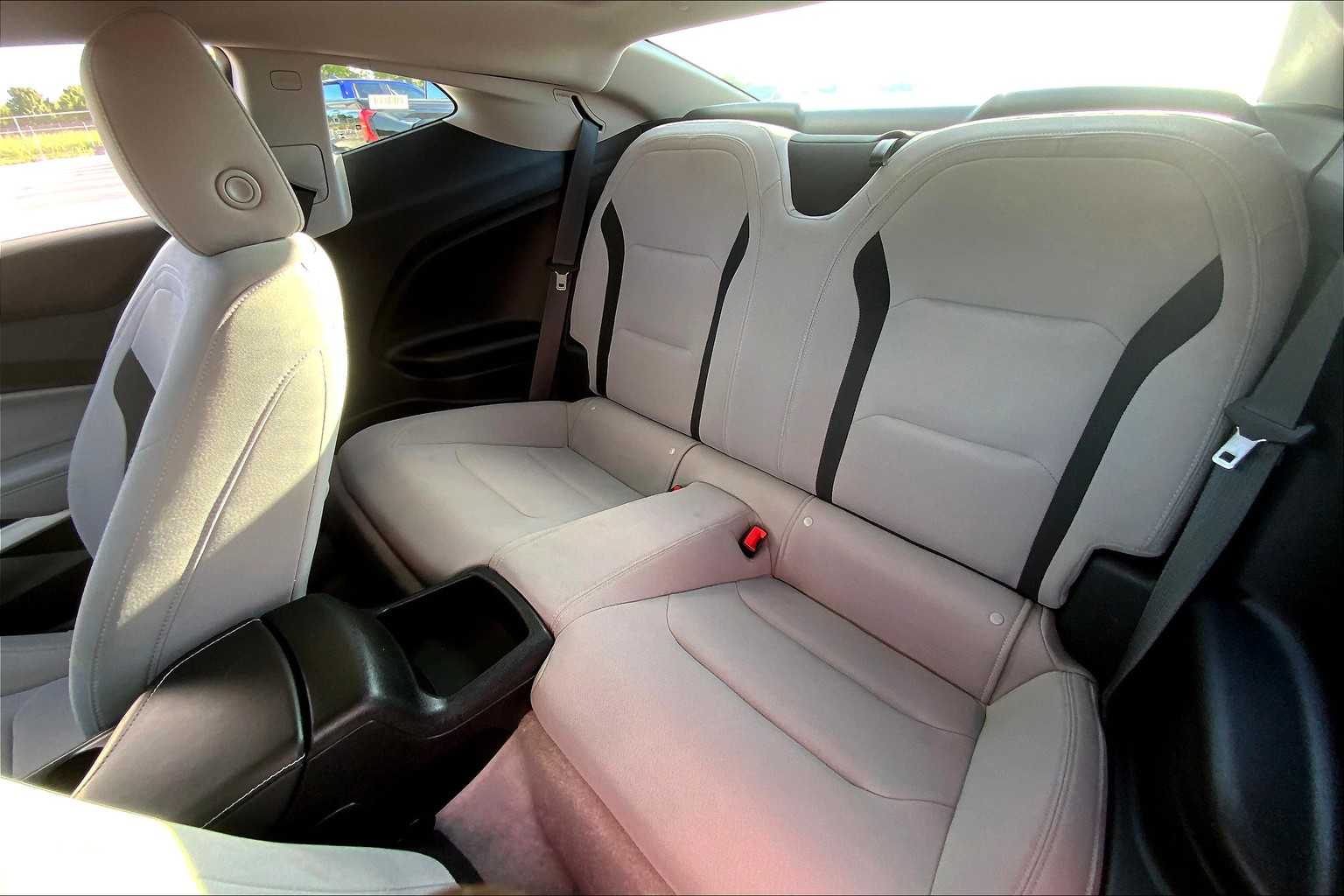 2023 Chevrolet Camaro 1LT photo 19