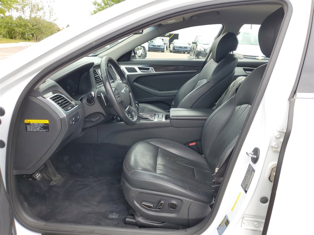 2015 Hyundai Genesis 3.8 photo 7