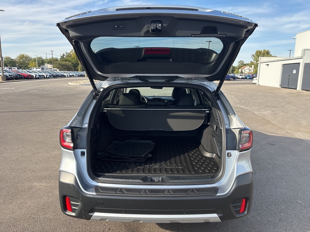 2022 Subaru Outback Limited photo 7
