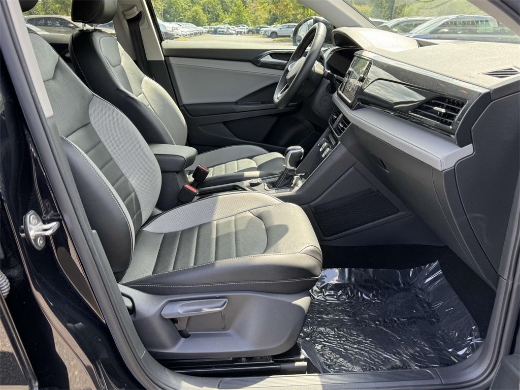 2022 Volkswagen Taos SEL photo 16