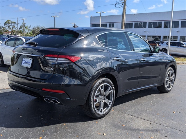 2023 Maserati Levante Base GT photo 2