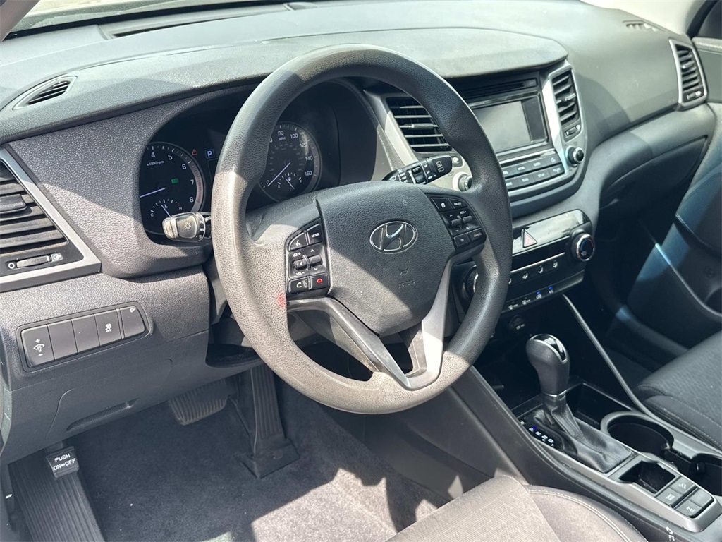 2016 Hyundai Tucson SE photo 2