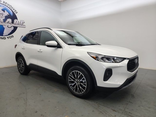 2025 Ford Escape Plug-In Hybrid photo 2