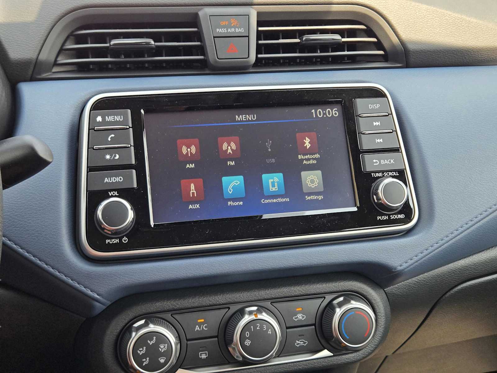 2025 Nissan Versa SV photo 23