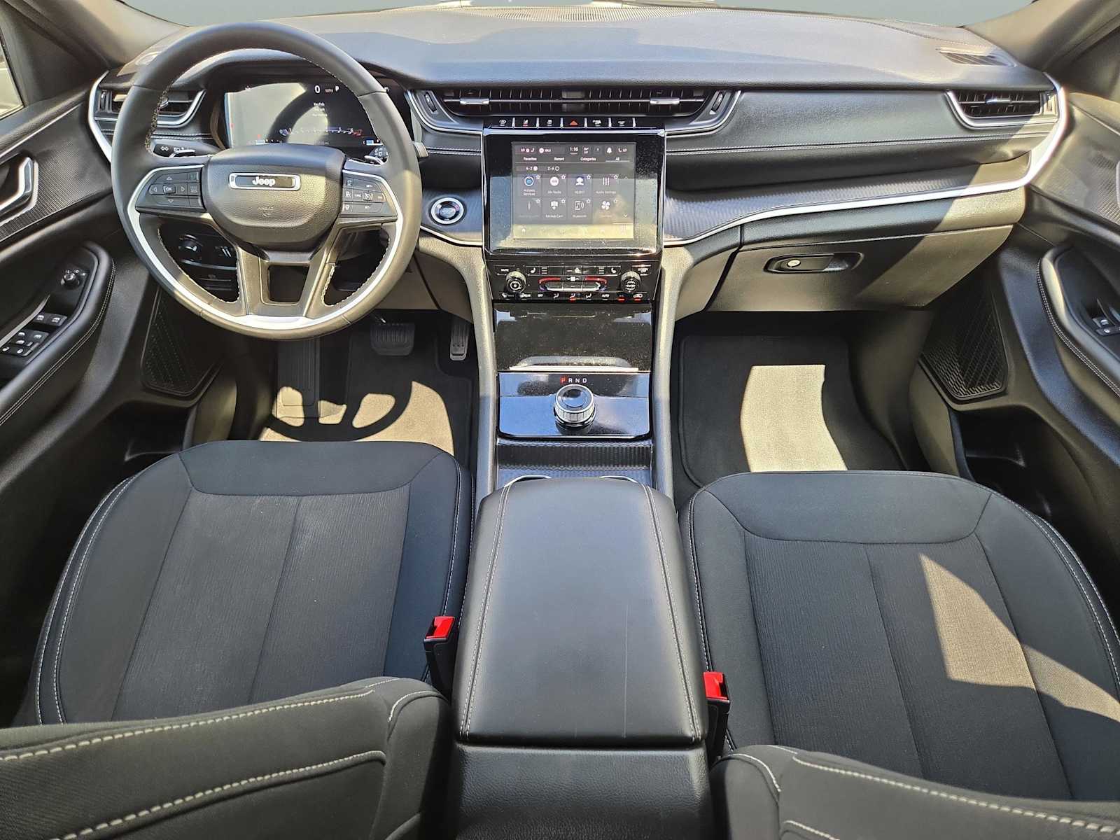 2024 Jeep Grand Cherokee Laredo X photo 15