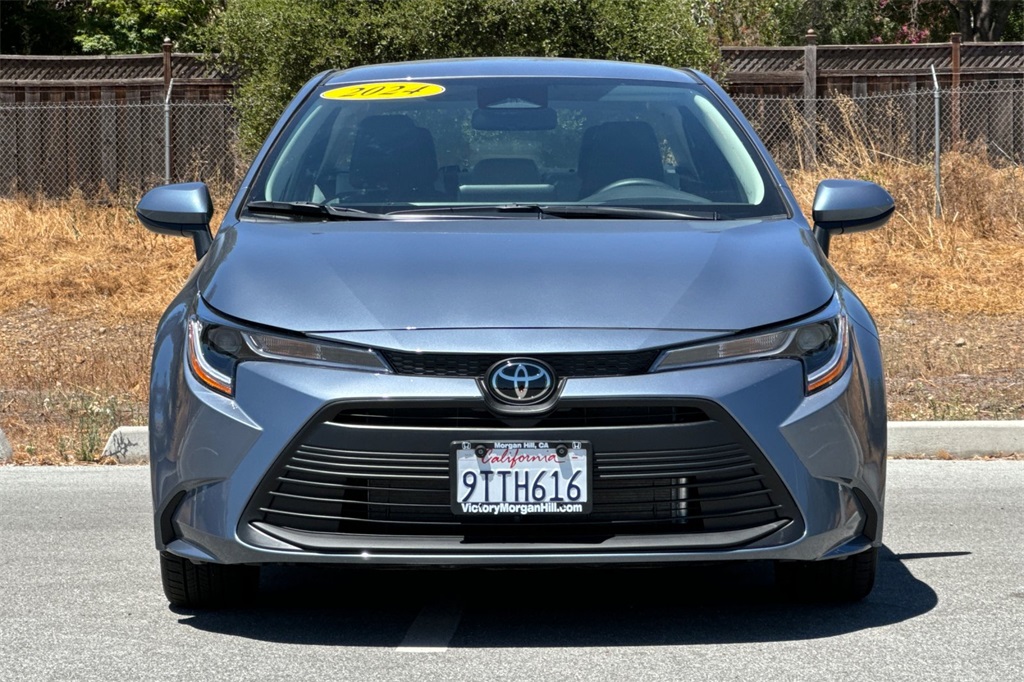 2025 Toyota Corolla LE photo 8