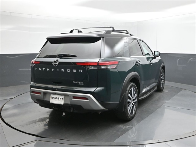 2022 Nissan Pathfinder Platinum photo 11